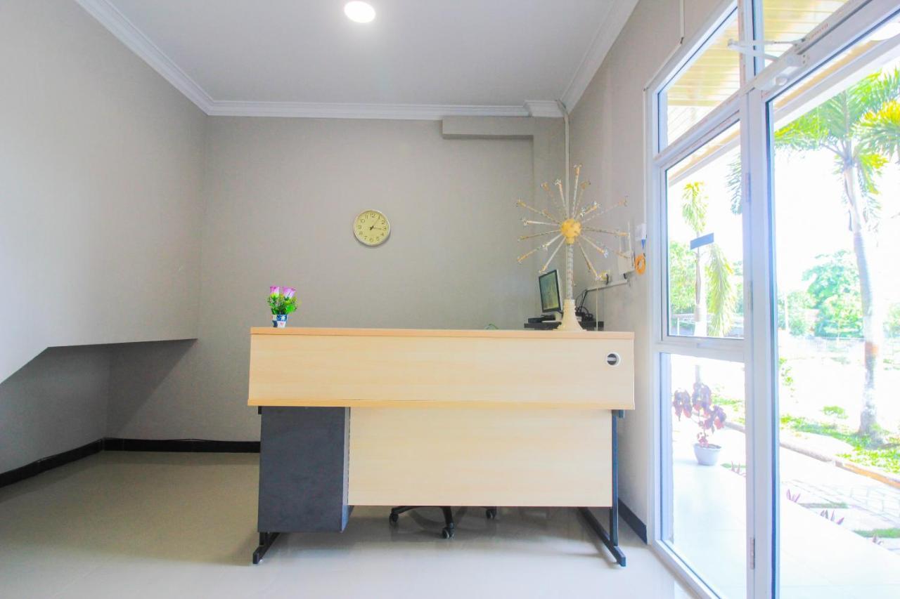OYO 1653 Fajar Residence Pekanbaru Exterior foto