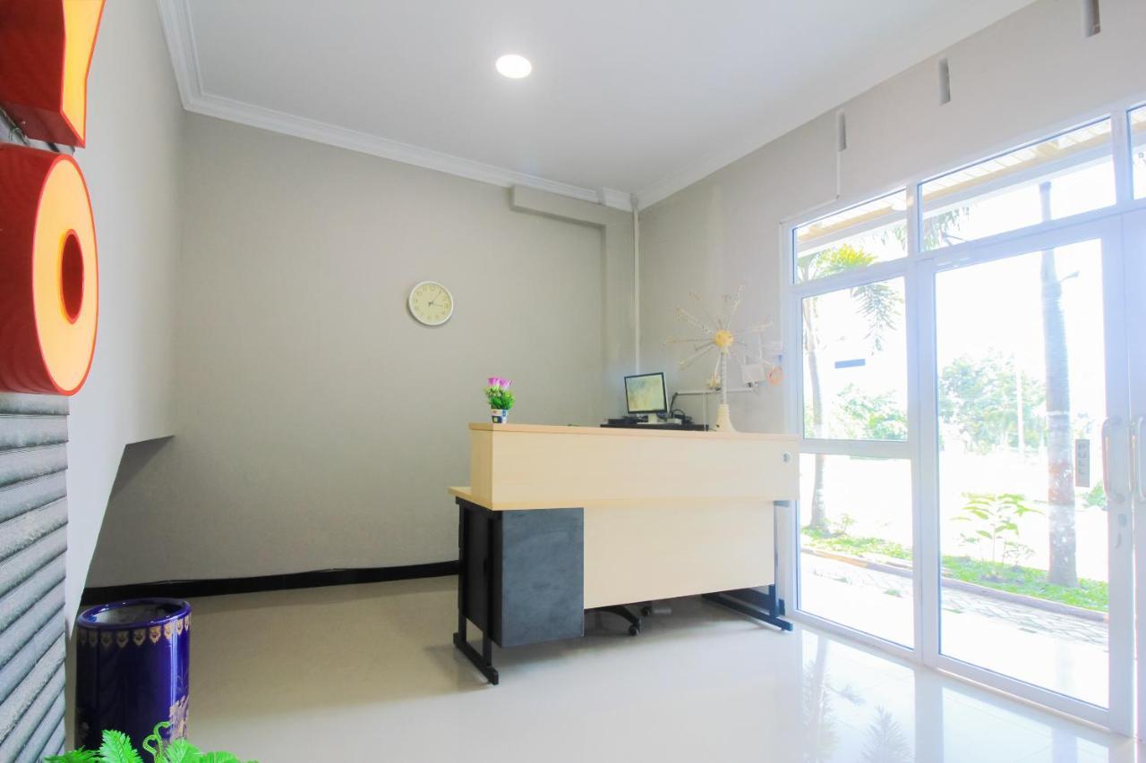 OYO 1653 Fajar Residence Pekanbaru Exterior foto