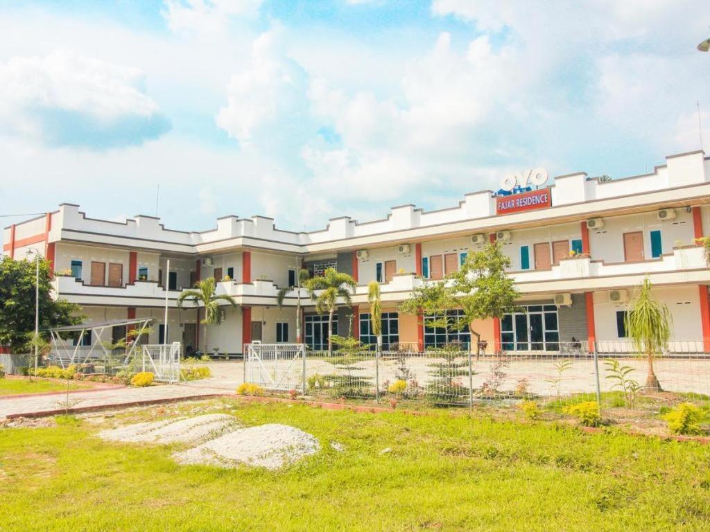 OYO 1653 Fajar Residence Pekanbaru Exterior foto