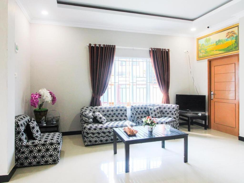 OYO 1653 Fajar Residence Pekanbaru Exterior foto